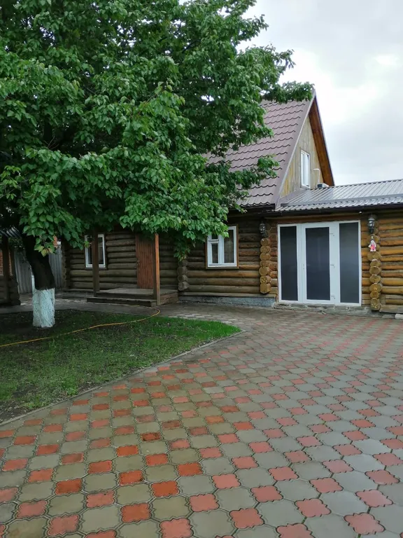 Коттедж Жилой деревянный двухэтажный дом — аренда посуточно в Шахты