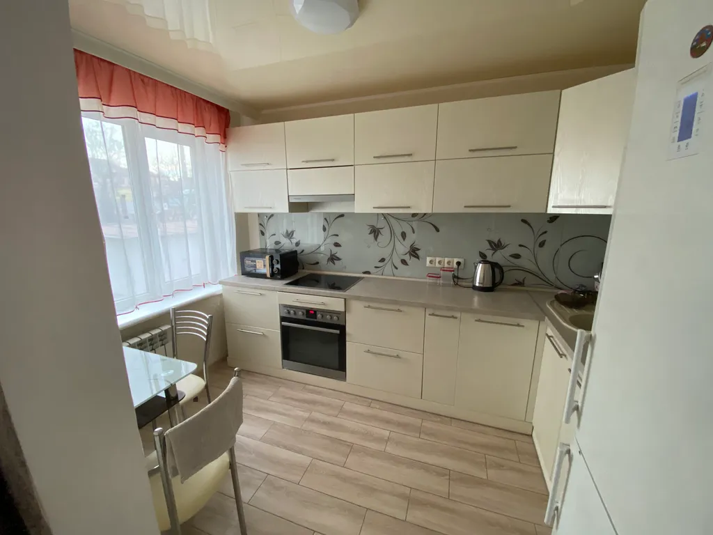 Отличная квартира, евроремонт — аренда посуточно в Мариуполь