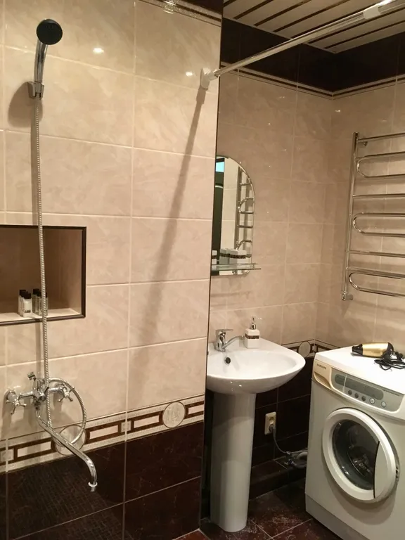 Светлая квартира с оборудованной кухней у моря