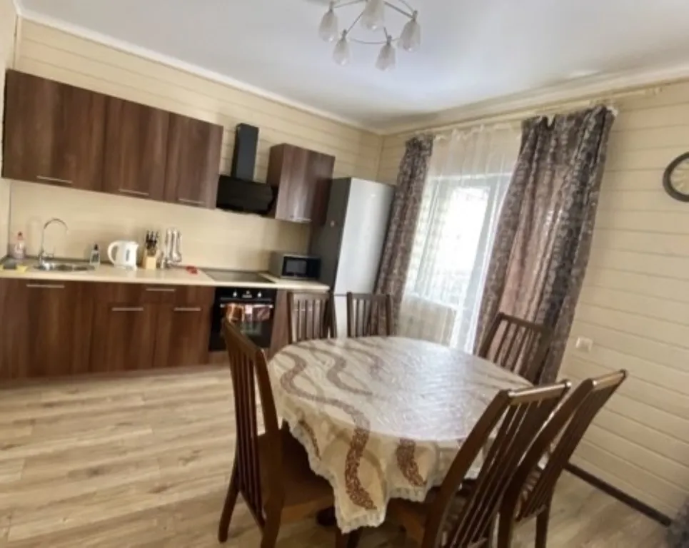 Таунхаус Янтак #1 дерево