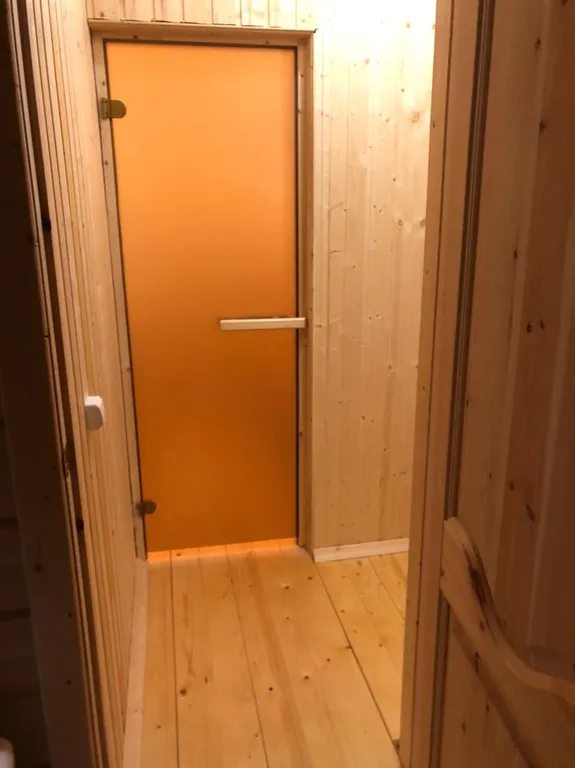 Карельский домик в заливе Ладожского озера