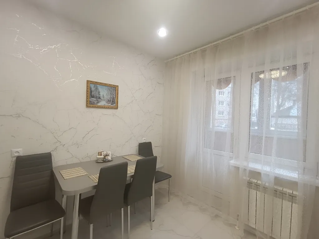 Уютная квартира у Парка Победы и Бульвара