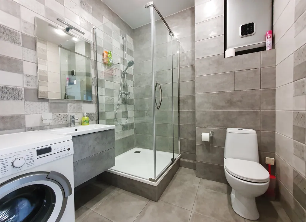 Двухкомнатная студия. Идеальная локация. Парковка во дворе.