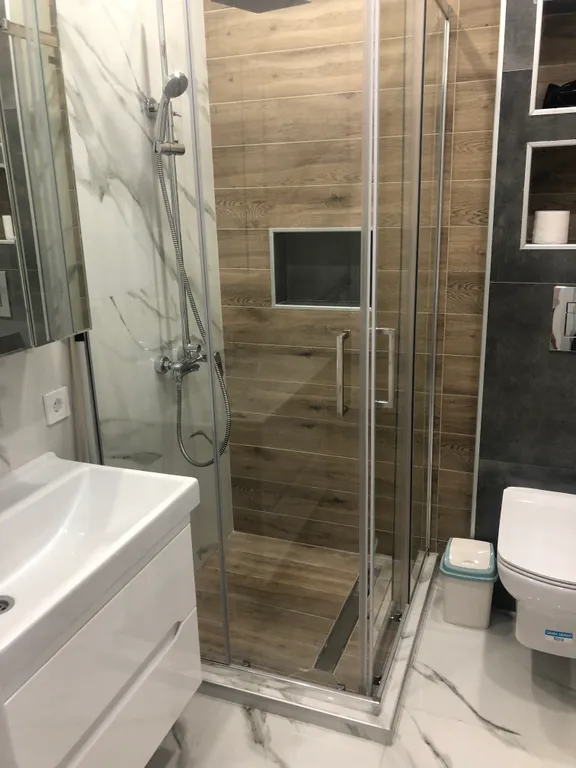 Квартира с отдельной спальней в 15 минут от моря