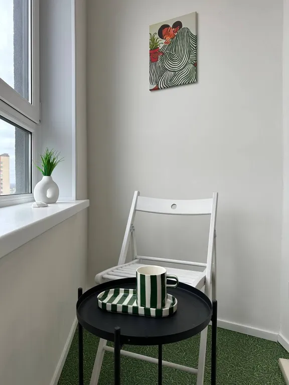 Светлая студия с панорамой центра