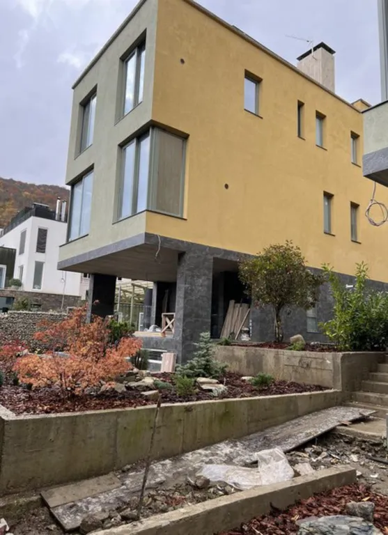 Апартаменты в Куб-Терра, Нарцисс