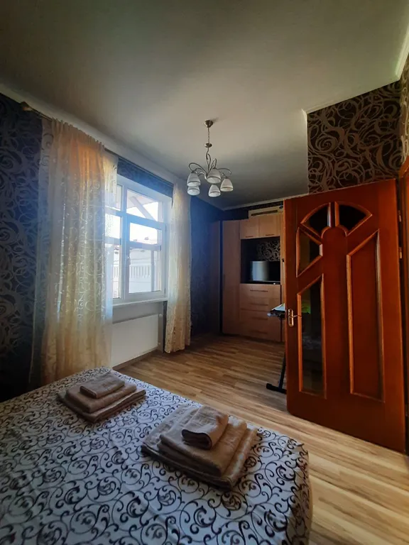 Дом с двориком на берегу моря