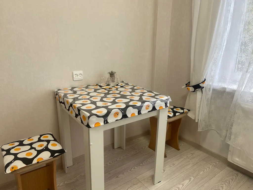 Светлая квартира в шаговой доступности от Ледового Дворца