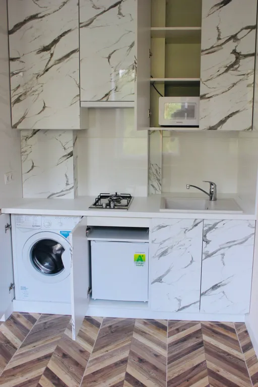 Уютная студия с видом на лес