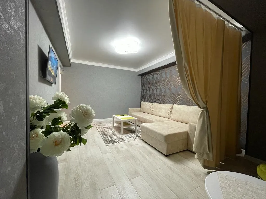 Двухкомнатная квартира с дизайнерским ремонтом