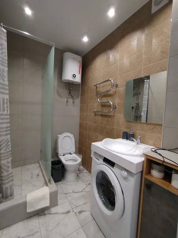 Просторная студия с видом на лес