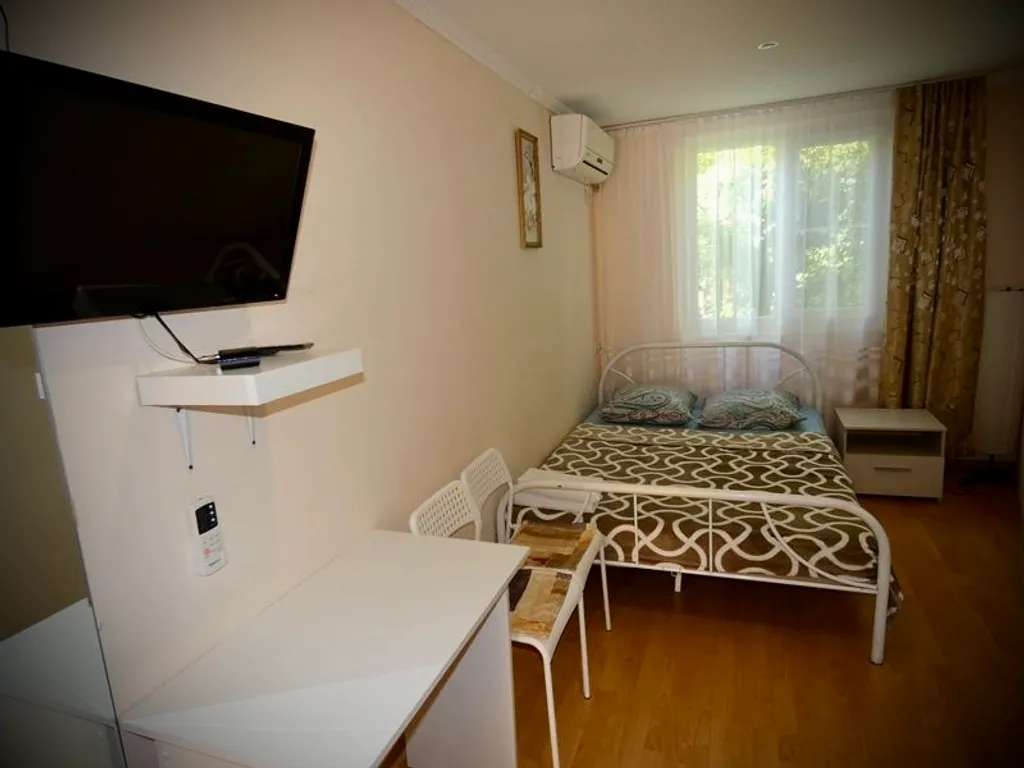 Двухместный номер с общим душем и туалетом