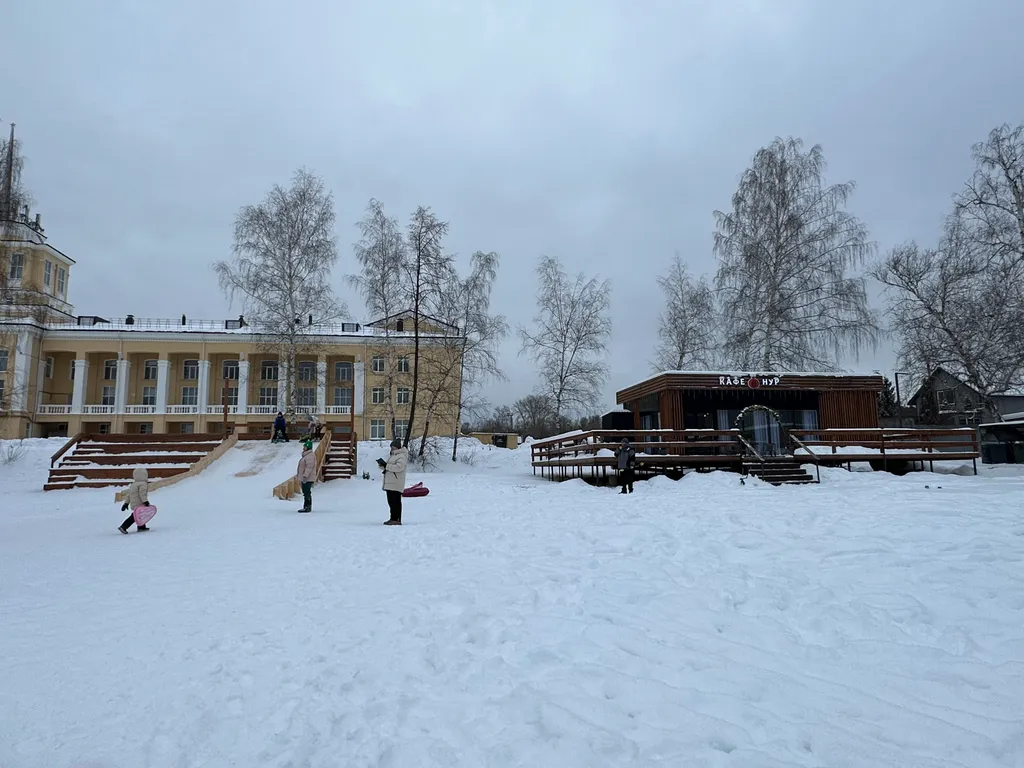 Домик у озера с баней и чаном