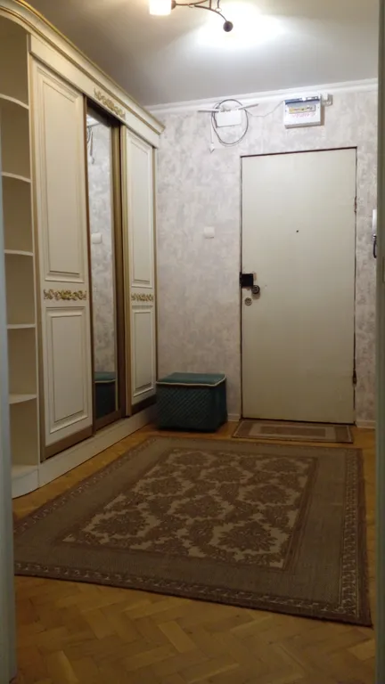 Двухкомнатная квартира на первом этаже в центре Адлера