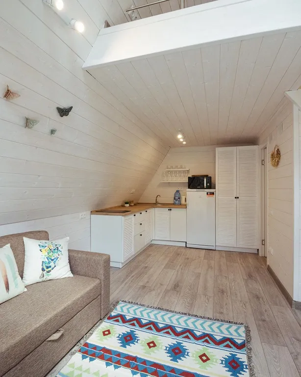 Уютный треугольный домик, качественный сервис и природа ждут вас