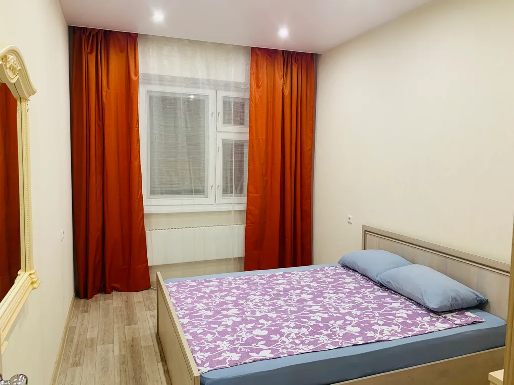 2 комнатная квартира возле Крытого рынка, центр