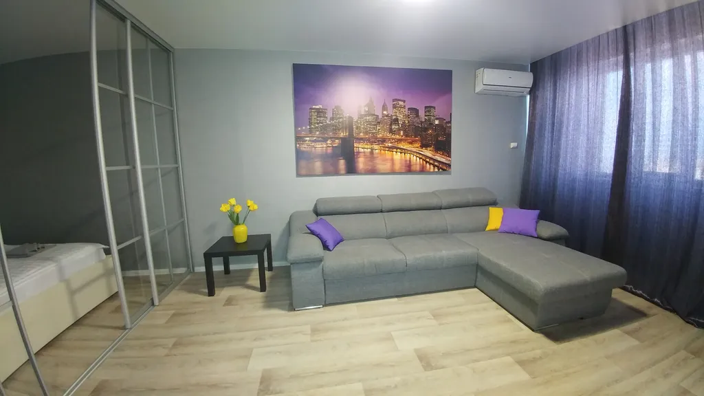 Новая, светлая студия в высотном доме