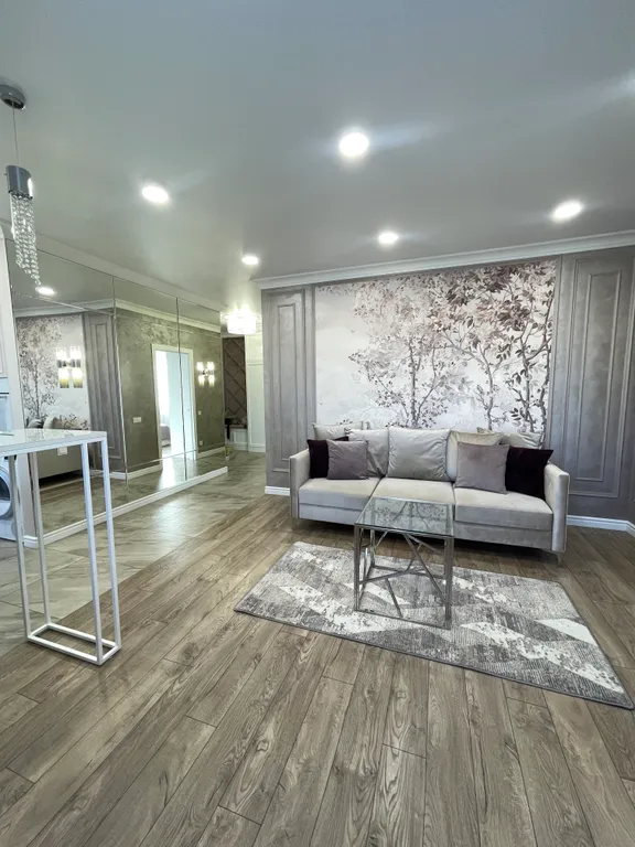 Стильная дизайнерская квартира недалеко от центра города