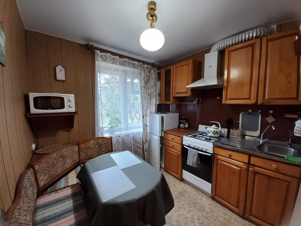 Квартира в доме у сквера — аренда посуточно в Псков