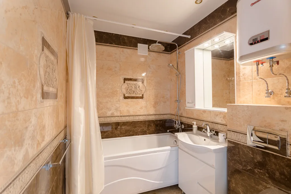 Уютные люкс апартаменты Каролина в новом доме в теплых тонах