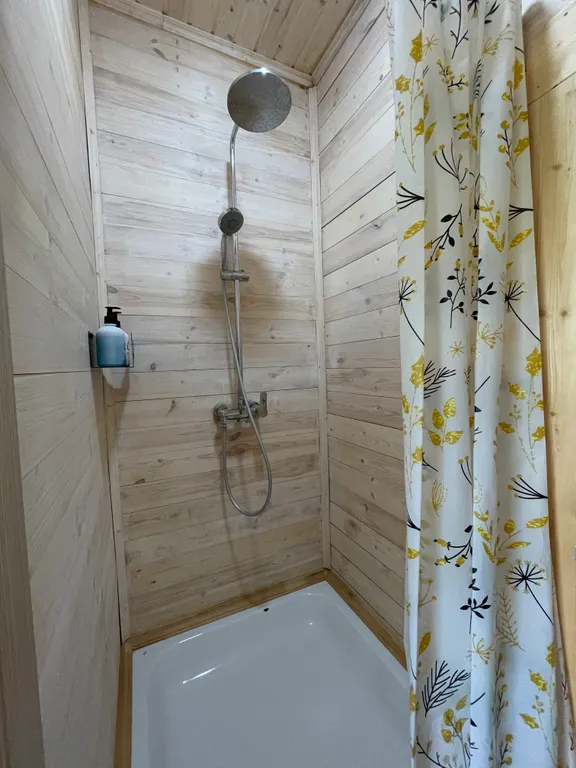 Дом для большой компании с видами на горы и озеро