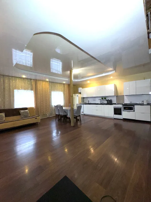 Дом в 3 минутах от источника.
Бесплатная парковка.
Большая кухня.