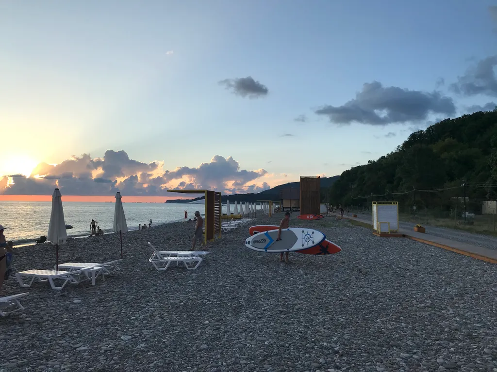 Дом в горах с видом на реку