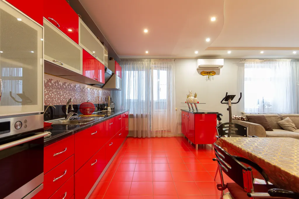 Просторная квартира в центре с видом на залив и замок