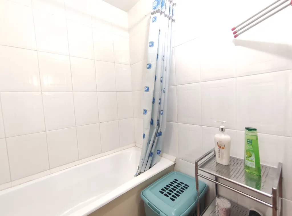 Квартира 3-комнатная квартира ochre apartament у Нефтегазового университета — Тюмень