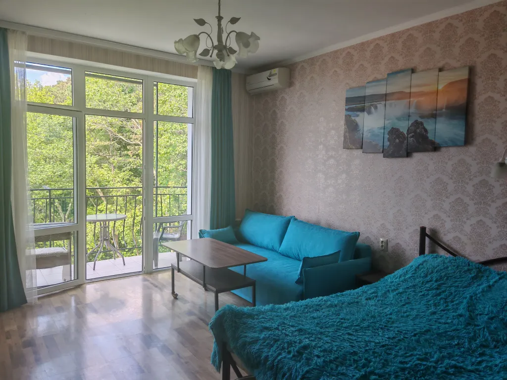 Уютная квартира с видом на море в частном доме