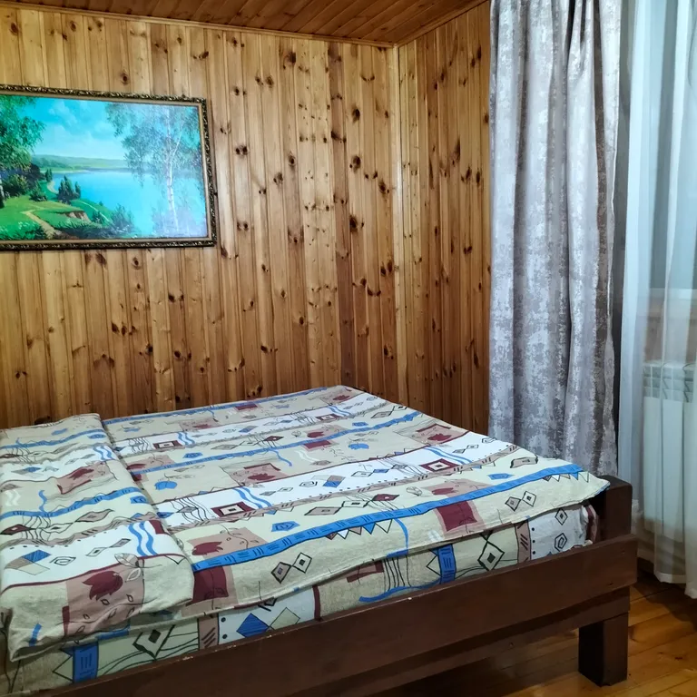 Дом коттедж в черте города