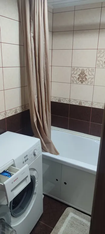 Уютная квартира в тихом районе — аренда посуточно в Тобольск