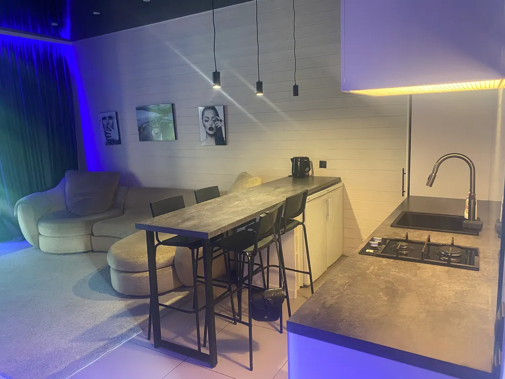 Современный дом в лесу