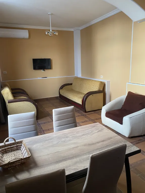 Уютная квартира с большими окнами и красивым видом — аренда посуточно в Тбилиси