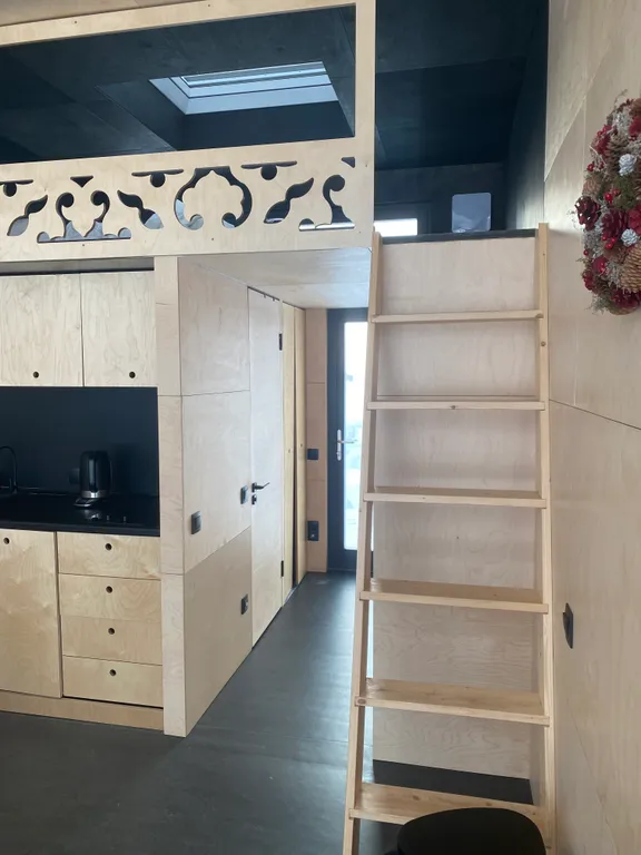 Уютный дом с панорамными окнами