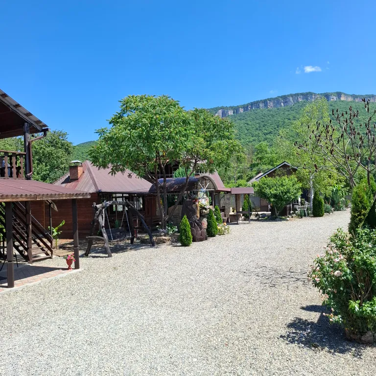 Новый дом с видом на горы