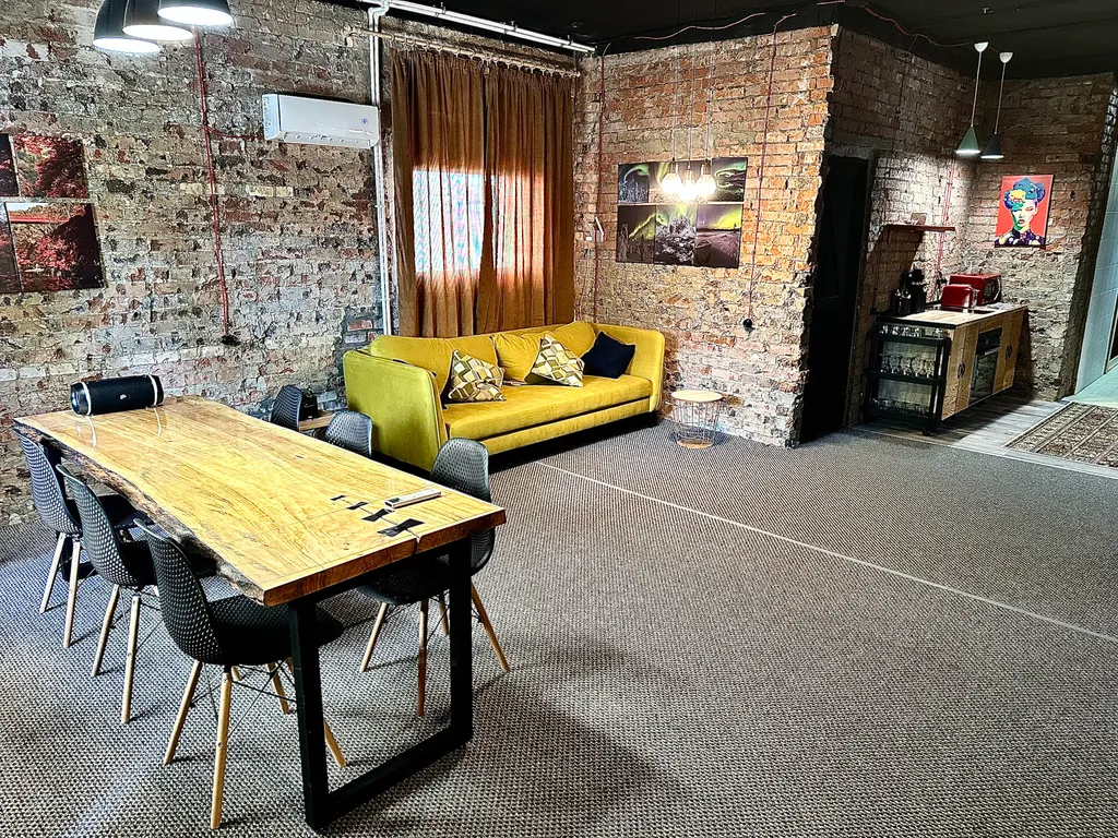 Коттедж Таунхаус в стиле лофт. Проектор. 
3 минуты до Волги. Песчаный пляж. — аренда посуточно в Тольятти