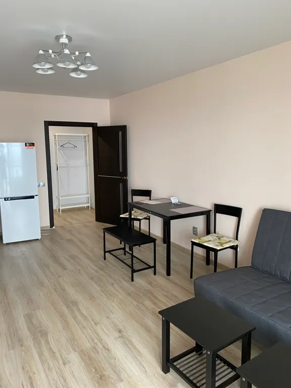 Новый высотный дом рядом с домом Павлова