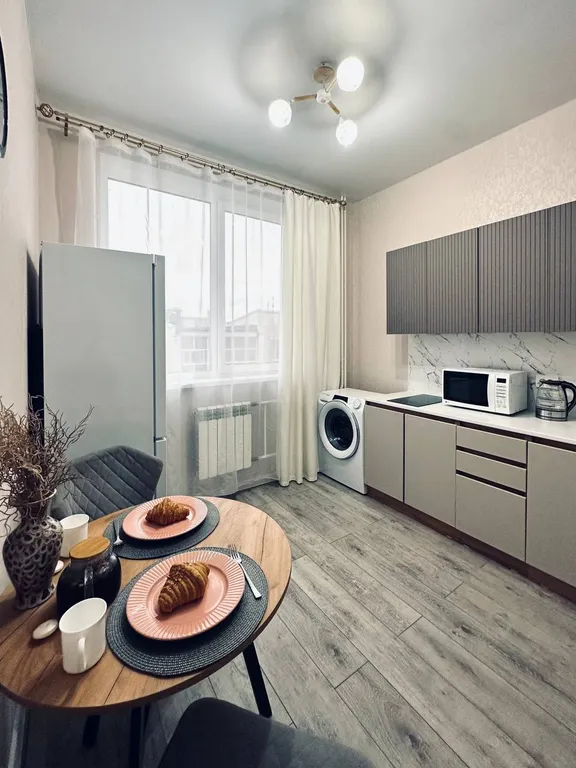 Светлая уютная квартира на популярной набережной реки Ангары