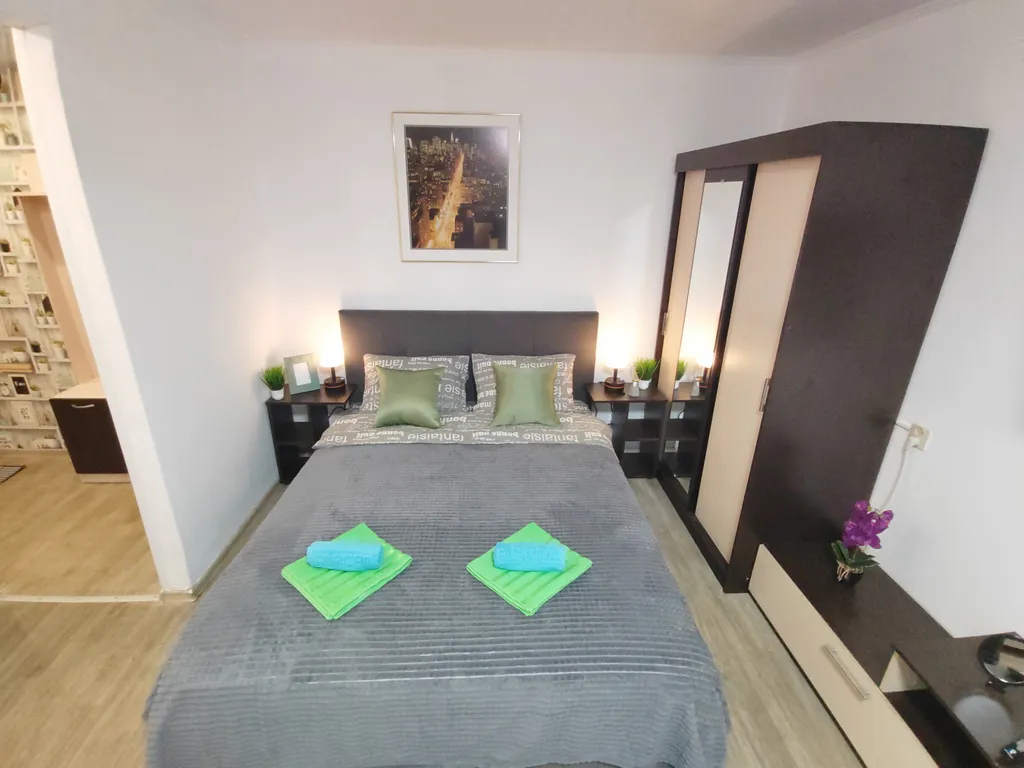 Двухкомнатную квартира в тихом месте центральной части города