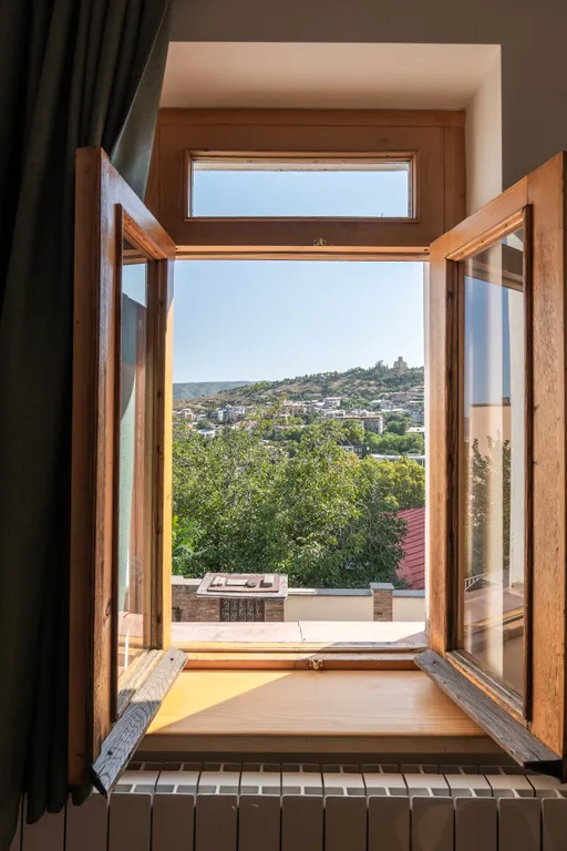 Guli of Tbilisi, Дуплекс с видом на реку в историческом центре города