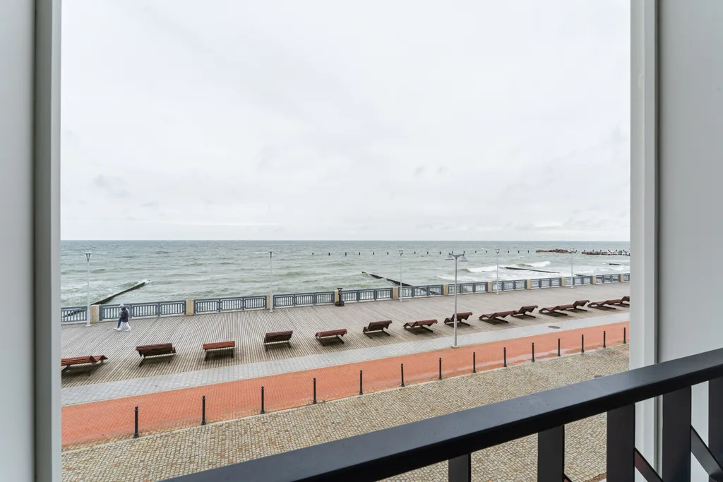 Морская волна с панорамным видом на море