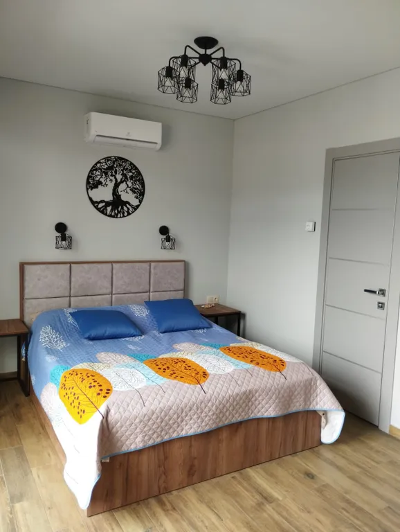 Комната с панорамным окном в центре Агоя