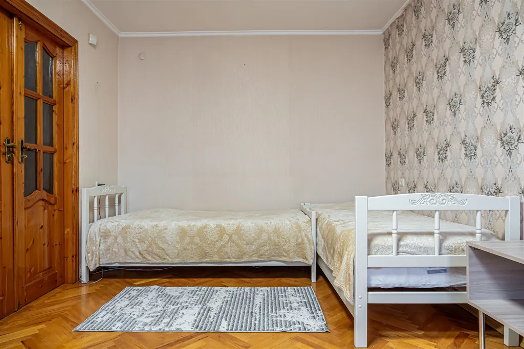 Двухкомнатная квартира у цирка