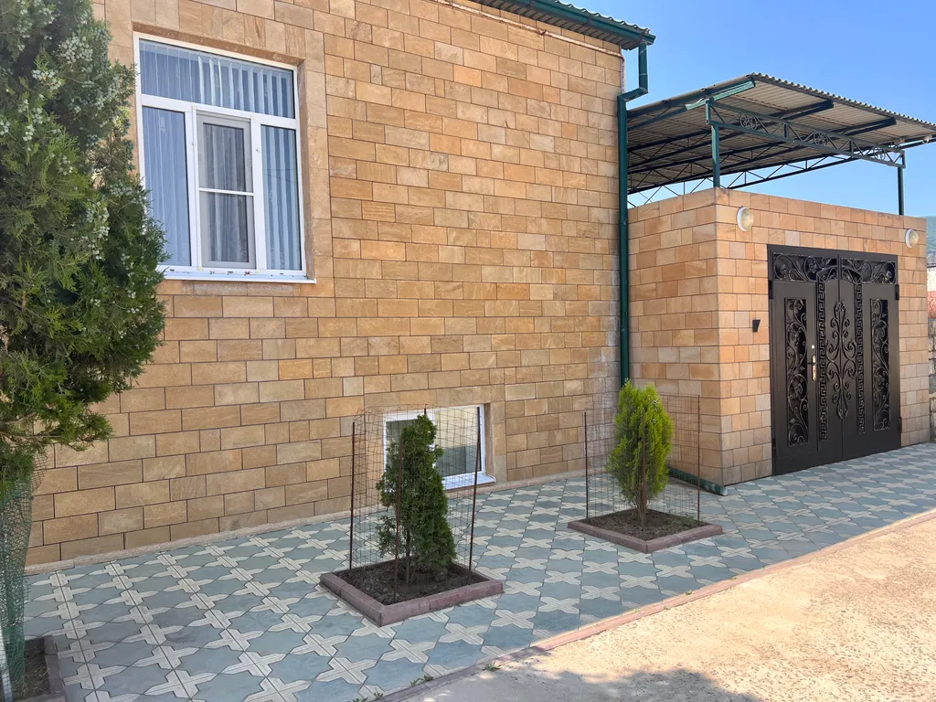 Комнаты две в 10 минутах пешком от набережной