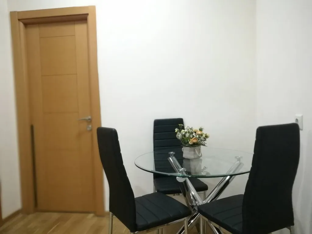 Комфортная двуспальная квартира в бизнес-центре