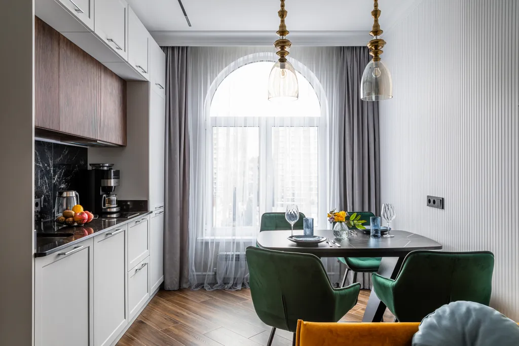 Дизайнерская новая квартира с шикарным видом на Дендропарк