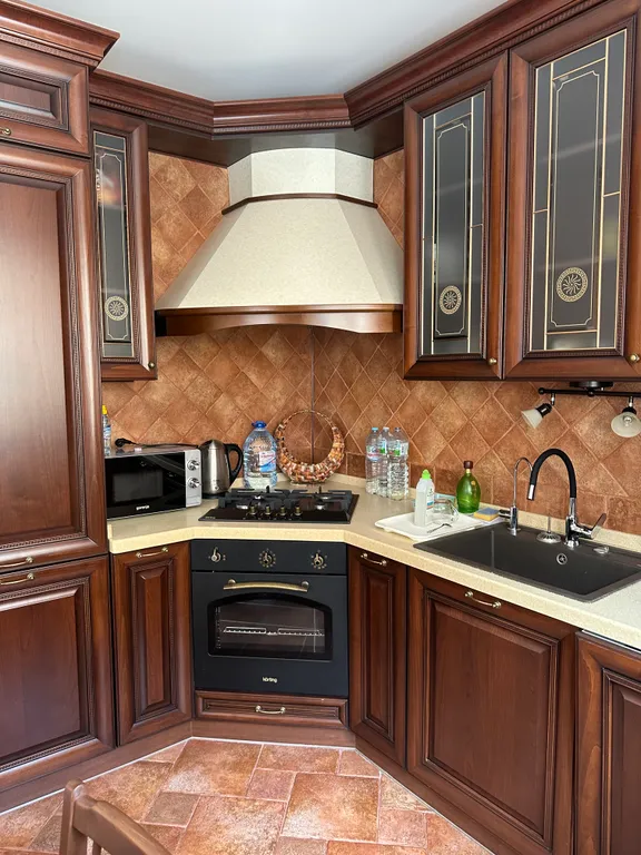 Большая однушка в центре города с отдельной спальней