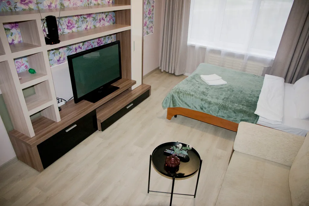 Теплая двухкомнатная с большой кухней