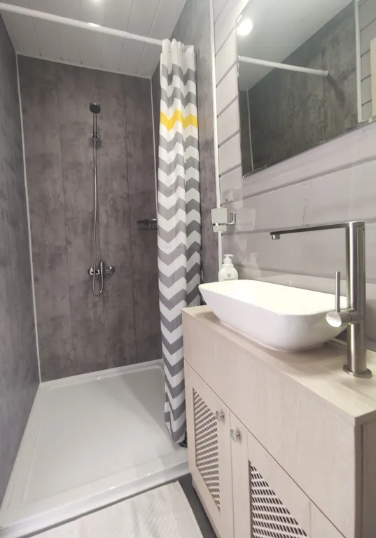 Коттедж Домик с панорамным остеклением, террасой и видом на озеро — Сортавала